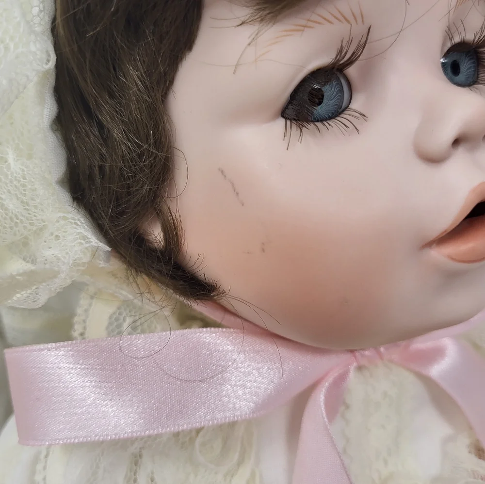 Studio Editions by Dynasty Tricia Porcelain Doll Limited Edition New With COA - Picture 9 of 15